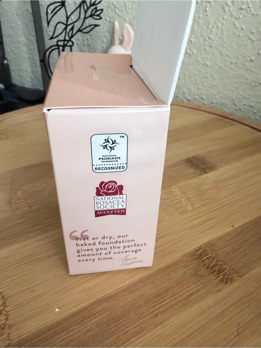 Laura Geller Peachy Pink Compact Box
